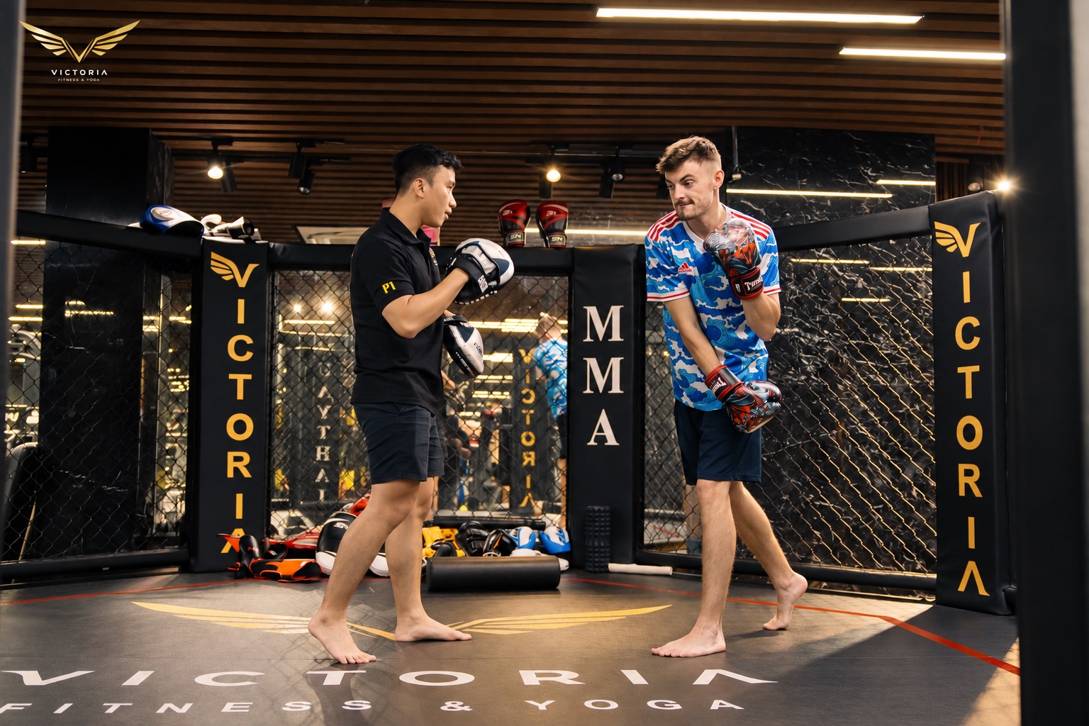 Hội viên tập Boxing trong nhóm nhỏ tại Victoria